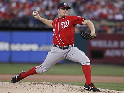 Nationals pitcher Jordan Zimmermann throws a pitch during a game. 