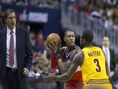 Wizards guard Bradley Beal looks for a pass in Friday nights game against the Cavaliers.