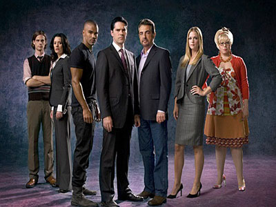 CBSs Criminal Minds portrays a team of agents who track down vicious serial killers. 