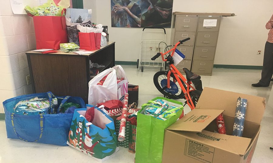 Key Club gives back for the holidays