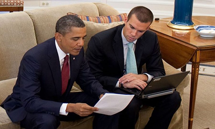 Obama aides create controversial website