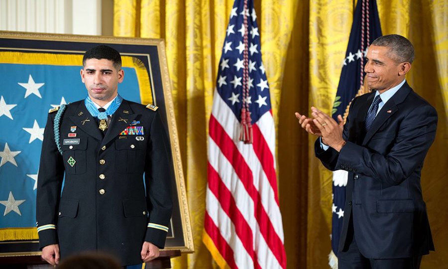 Groberg receives Award of Valor