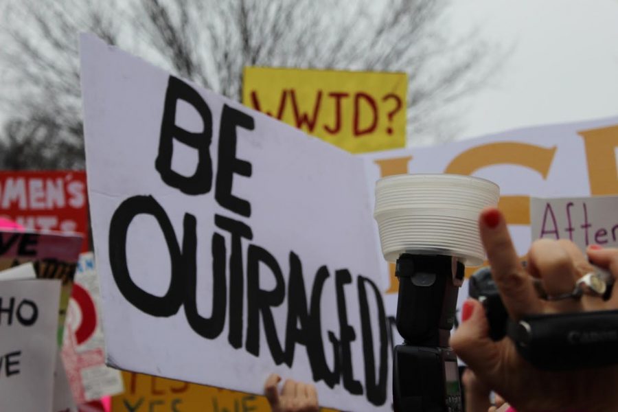 How+to+protest+Trump%E2%80%99s+policies+while+remaining+peaceful%3A+student+activism