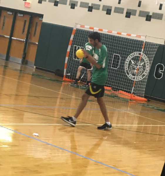 Handball adjusts in game against Wootton - The Pitch