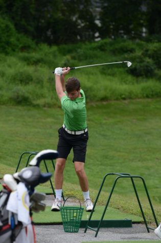 Coed golf qualifies two players for states