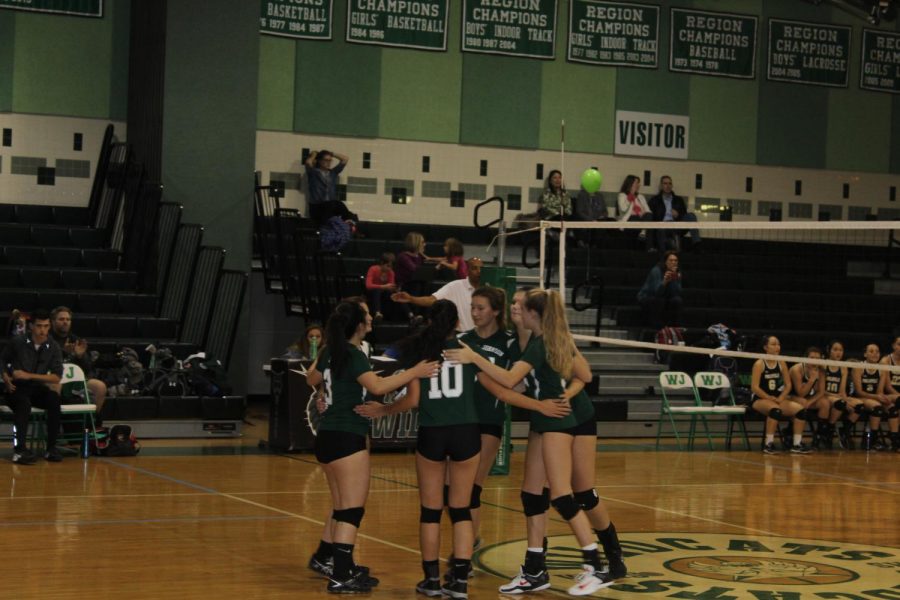 Girls Volleyball blasts Einstein, Falls to Churchill