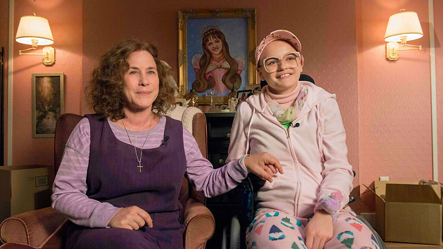 Actresses Patricia Arquette (left) and Joey King (right) completely transform their appearance for their roles of Dee Dee and Gypsy Rose Blanchard on The Act.