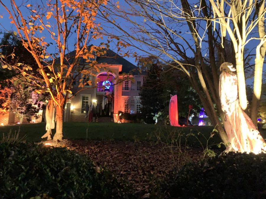 The infamous house on Tilden Lane lives up and exceeds all expectations, and provides us with spooky decorations. As Halloween is drawing near, many people have started decorating their houses to be as scary and festive as possible.