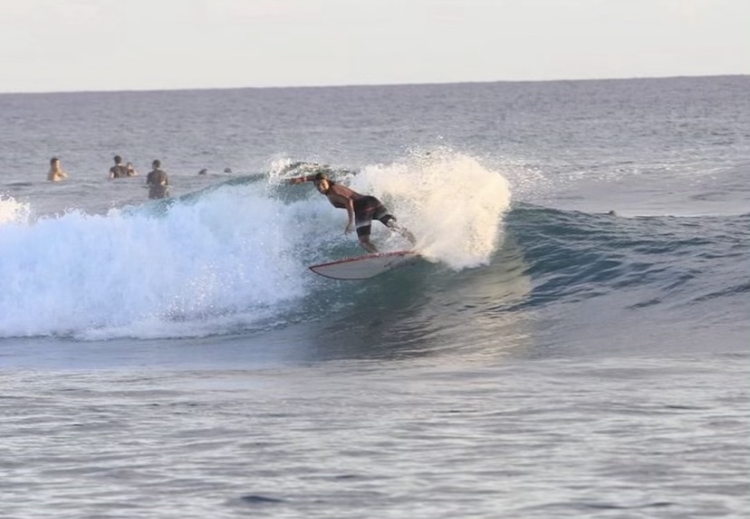 Before moving to Maryland, junior Karen Howell lived and grew up on the beaches of Hawaii. Due to spending most of her time on the waves and the abundance of time on her hands, she finally had time to begin surfing again with her friends.