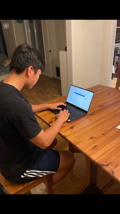 Senior Keito Ishibashi spends time working on his common app. Seniors must balance their time between academics and extracurriculars while completing the college application process and covid changes further complicate this process.