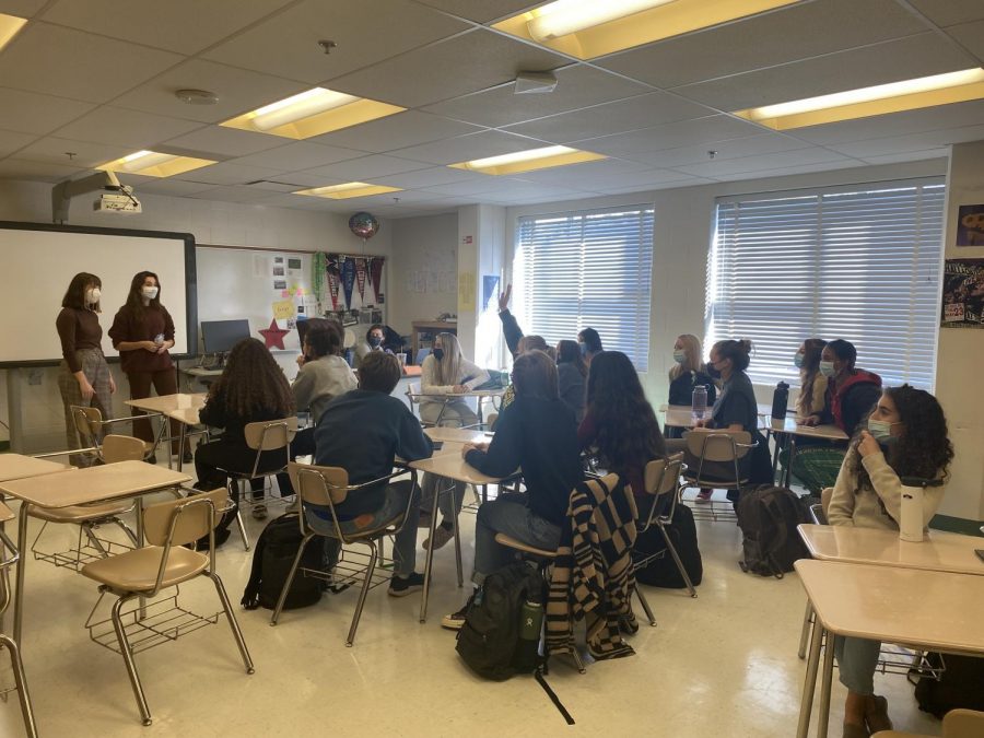 Seniors Cian Haefele and Catherine Prado hold a Blue Bench meeting on Friday, Nov. 5. Prior to the meeting, Blue Bench officers met with Principal Jennifer Baker on Nov. 1 to talk about sexual assault at WJ. During the meeting, officers shared the outcome of the meeting as well as the topics discussed with club members.