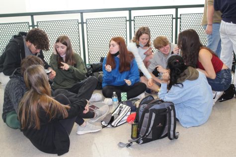 Junior Kathleen Winter and her friends enjoy lunch together every day. These moments help break up the school day and make the stresses of academia and socializing much more manageable.