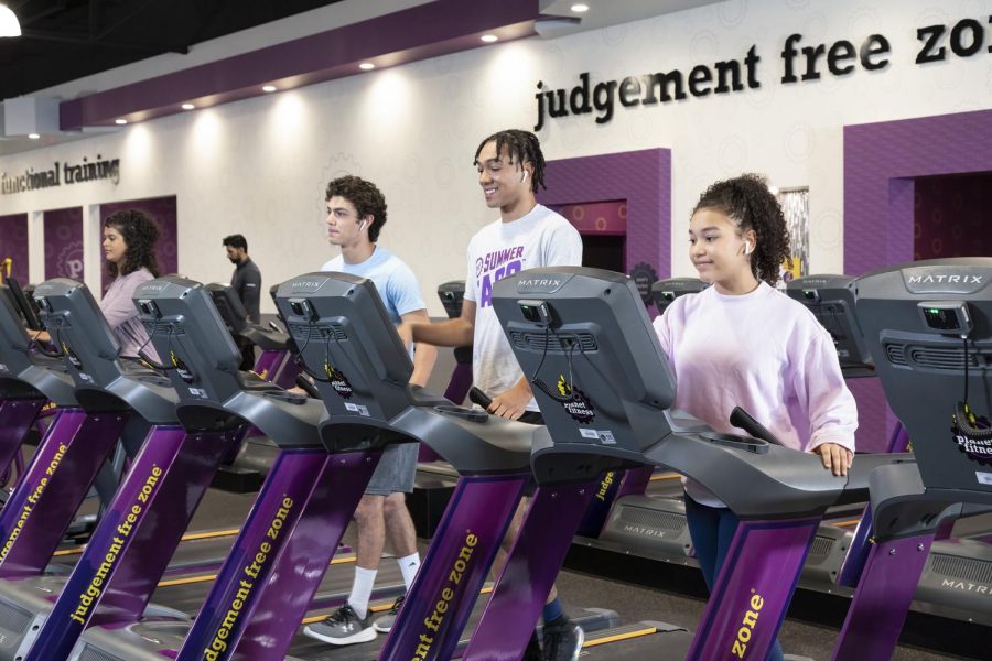 Teens+ages+14-19+are+eligible+for+a+free+membership+over+the+summer+until+Aug.+31.+Planet+Fitness+has+grown+to+more+than+2%2C000+locations+across+the+country.