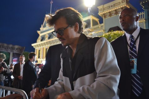 Johnny Depp meets fans at the premiere of Pirates of the Caribbean