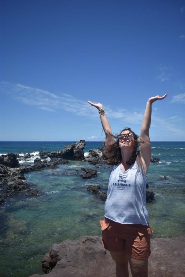 Algebra+II+teacher+Laura+Brager+sightsees+Turtle+Beach%2C+Maui+with+other+program+staff+the+day+before+students+arrive.+She+explored+Maui%2C+Kauai+and+The+Big+Island+over+four+weeks.+The+views+and+food+were+amazing%2C+Brager+said.