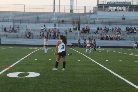 The team prepares to face off against Blake. The Cats defeated the Bengals 2-0 on Sept. 17.