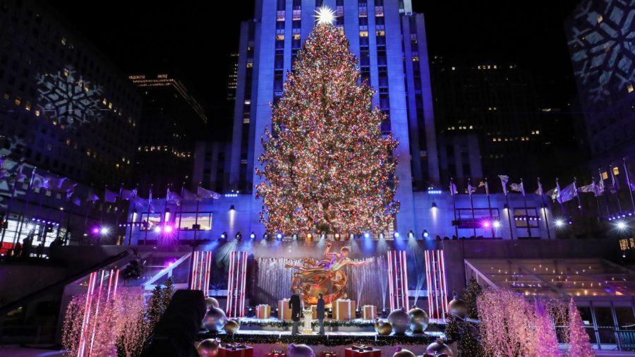 Rockefeller Center hosts one of the most illustrious Christmas Shows, with household names like Andrea Bocelli and Alicia Keys having performed there.