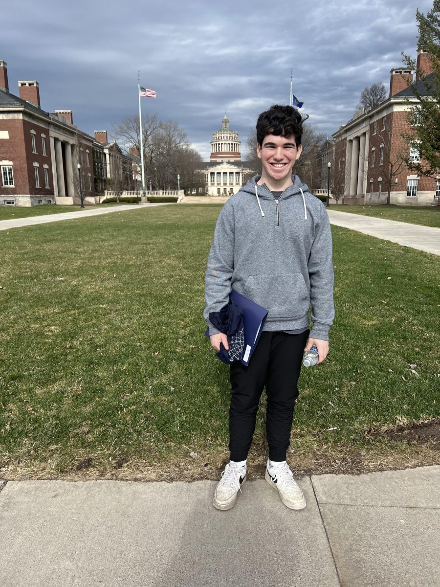 Senior Dylan Steinberg at the Washington University in St. Louis campus on a guided tour. Dylan has two brothers who went to school there and is applying this fall.